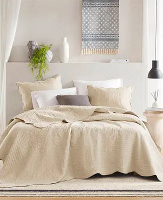 Tuscany Reversible Scalloped Edge 3-Pc. Quilt Set, Full/Queen Trusted Brand