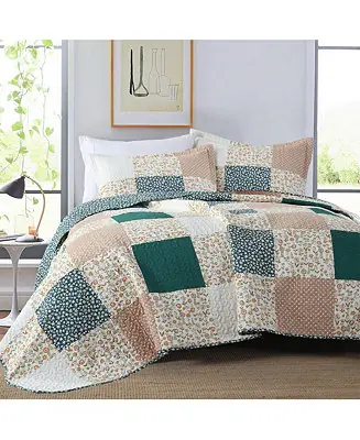 Crafted 3Pcs Handcrafted Christmas Patchwork Cotton Vintage Style Holiday Bedspread Set - King